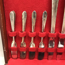 Load image into Gallery viewer, Wm. Rogers &#39;Regent&#39; Silverplate Flatware Set (71pc)
