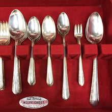 Load image into Gallery viewer, Wm. Rogers &#39;Regent&#39; Silverplate Flatware Set (71pc)
