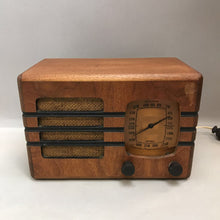 Load image into Gallery viewer, Vintage Ingraham A130 Tube Radio (As-Is)
