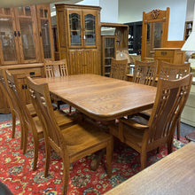 Load image into Gallery viewer, Daniel&#39;s Amish Oak Table (30x43x72) w/ 24&quot;Leaf &amp; 8 Oak Chairs
