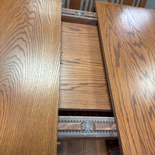 Load image into Gallery viewer, Daniel&#39;s Amish Oak Table (30x43x72) w/ 24&quot;Leaf &amp; 8 Oak Chairs
