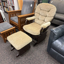 Load image into Gallery viewer, Glider / Rocker w/ Ottoman (40x26x32)
