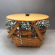 Load image into Gallery viewer, Longaberger Holiday Hostess Basket w/ Liner &amp; Protector (1994) (~12x17x17)
