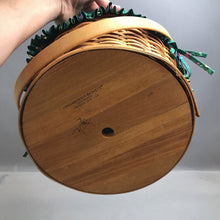 Load image into Gallery viewer, Lognaberger Hostess Sewing Basket #132334 (1996) (~9x13x13)
