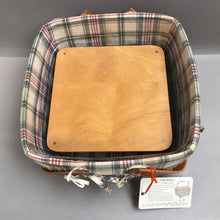 Load image into Gallery viewer, Longaberger Cake Basket w/ Liner (As-Is) (6x12x12)
