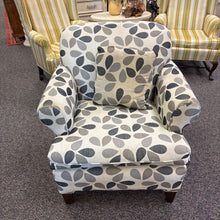 Load image into Gallery viewer, Best Furniture Upholstered Arm Chair (35x30x32)
