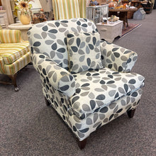 Load image into Gallery viewer, Best Furniture Upholstered Arm Chair (35x30x32)
