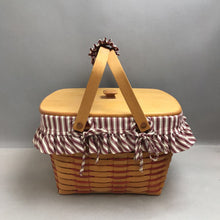 Load image into Gallery viewer, Longaberger Sweetheart Precious Treasures Basket #10456 (1995) (~8.5x13.5x11)
