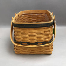 Load image into Gallery viewer, Longaberger Harbor Basket w/ Insert (1998 (~8x10x9)
