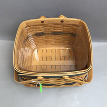 Load image into Gallery viewer, Longaberger Harbor Basket w/ Insert (1998 (~8x10x9)
