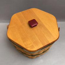 Load image into Gallery viewer, Longaberger Christmas Collection Snowflake Basket (1997) (~7x9x10)
