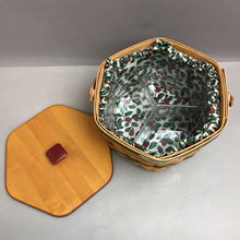 Load image into Gallery viewer, Longaberger Christmas Collection Snowflake Basket (1997) (~7x9x10)
