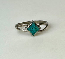 Load image into Gallery viewer, Vintage Sterling Turquoise Chip Inlay Ring sz 4
