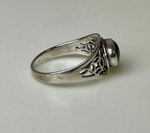 Load image into Gallery viewer, Vintage Sterling Filigree Malachite Ring sz 5.5
