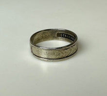 Load image into Gallery viewer, Vintage Standard Silver IAH Etched Detail Band Ring sz 6
