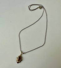 Load image into Gallery viewer, Vintage 12K Gold Filled Tigers Eye Necklace (18&quot;)
