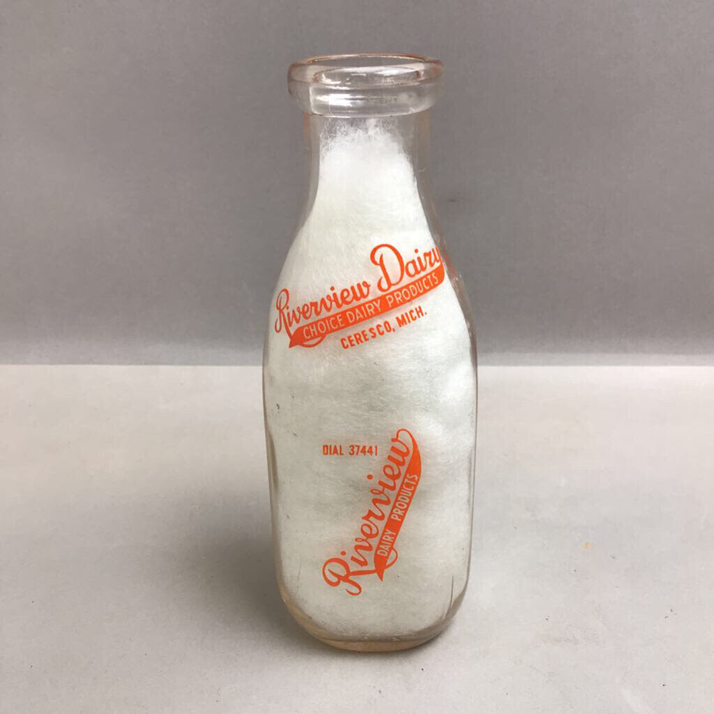 Riverview Dairy Products Ceresco Michigan Milk Bottle (10