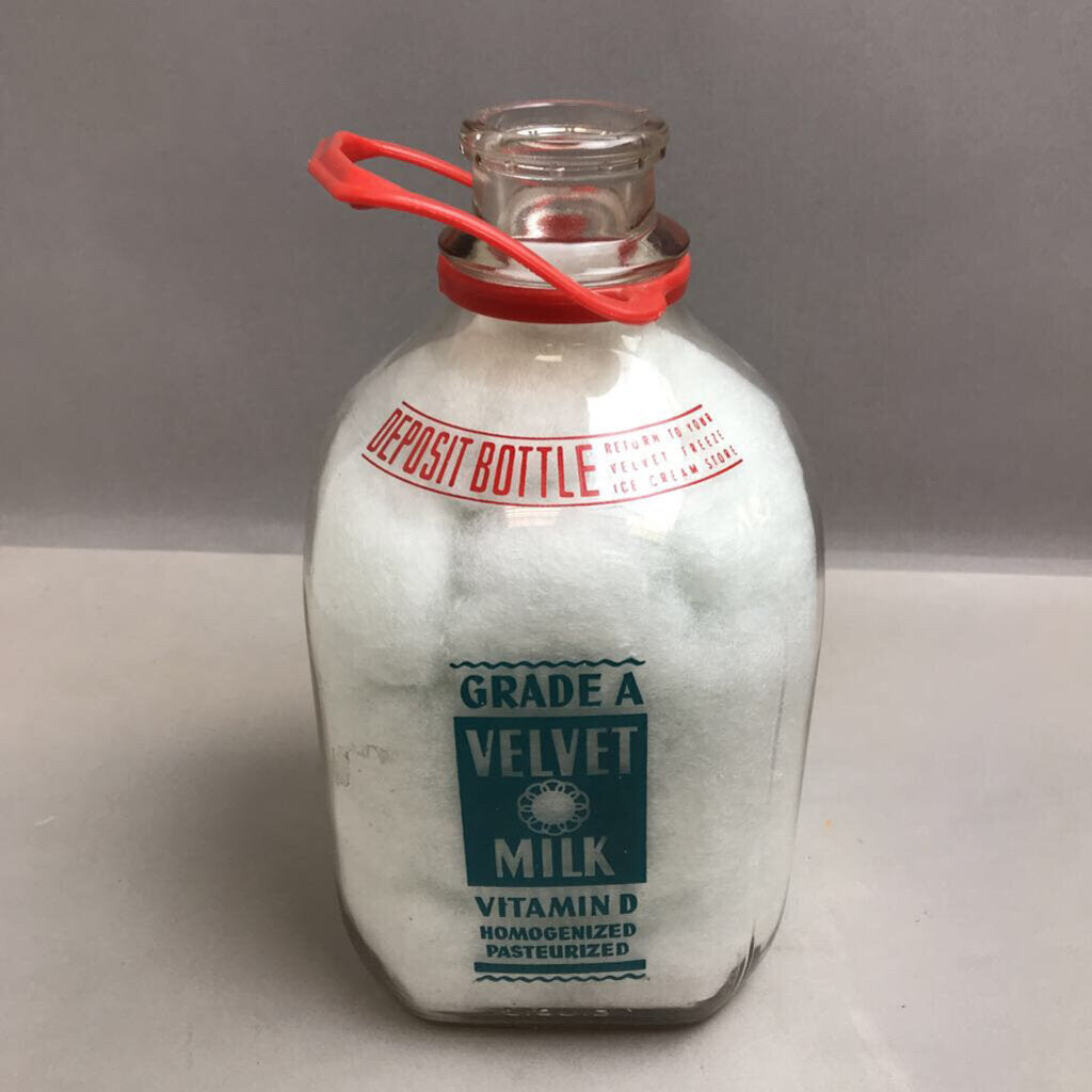 Velvet Milk 1 Gallon Milk Bottle (12
