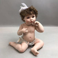 Load image into Gallery viewer, 1995 Ashton Drake &quot;Pretty as a Picture&quot; Movable Porcelain Doll (11&quot;)
