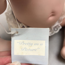 Load image into Gallery viewer, 1995 Ashton Drake &quot;Pretty as a Picture&quot; Movable Porcelain Doll (11&quot;)
