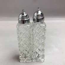 Load image into Gallery viewer, Vintage Crystal Salt &amp; Pepper Shakers (4&quot;)

