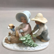 Load image into Gallery viewer, Homco 1989 &quot;The Perfect Tree&quot; Circle Of Friends By Masterpiece Figurine (4x6x3)
