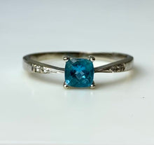 Load image into Gallery viewer, 14K White Gold Aquamarine Topaz Ring sz 8.5 (1.9g)
