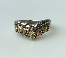 Load image into Gallery viewer, 12K Black Hills Gold Sterling Ring sz 4.5 (2.8g)

