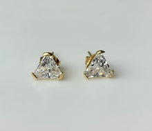 Load image into Gallery viewer, 14K Gold Triangle Cut Cubic Zirconia Stud Earrings (0.9g)
