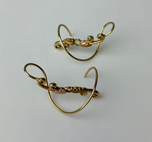 Load image into Gallery viewer, 10K Black Hills Gold 1.25&quot; Spiral Earrings (2.5g)
