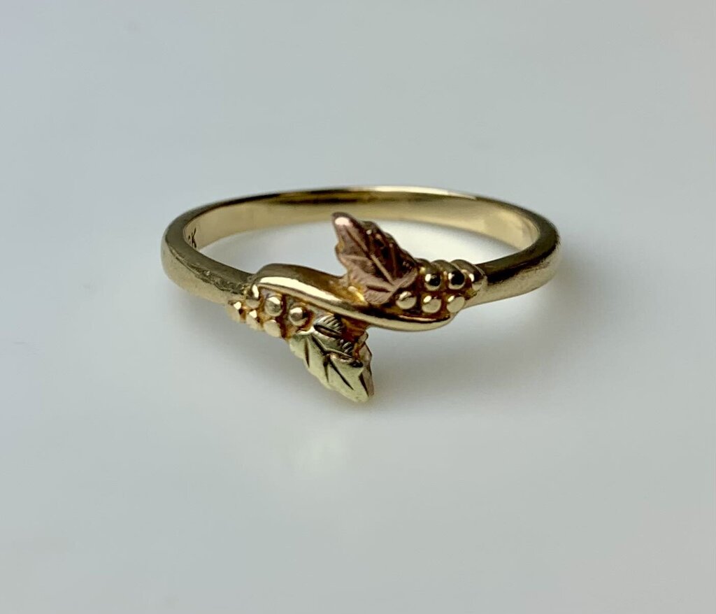 10K Black Hills Gold Ring sz 9 (2.5g)