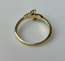 Load image into Gallery viewer, 10K Black Hills Gold Ring sz 9 (2.5g)
