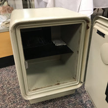 Load image into Gallery viewer, Sentry Safe #B-11 (~18x14x14)
