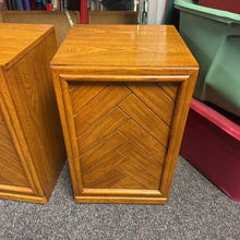 Load image into Gallery viewer, Cabinet 1 Door (29x18x18)
