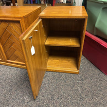 Load image into Gallery viewer, Cabinet 1 Door (29x18x18)
