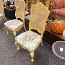 Load image into Gallery viewer, Cream Chair Floral Print (43x22x24)
