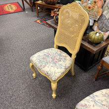 Load image into Gallery viewer, Cream Chair Floral Print (43x22x24)
