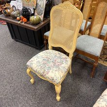 Load image into Gallery viewer, Cream Chair Floral Print (43x22x24)
