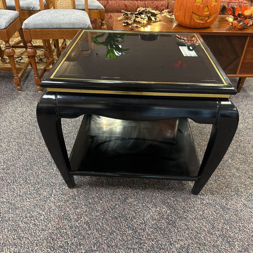Black / Glass End Table (22x27x27)