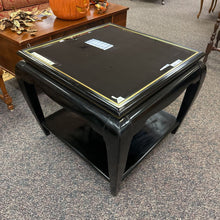 Load image into Gallery viewer, Black / Glass End Table (22x27x27)
