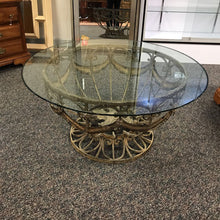 Load image into Gallery viewer, Round Glass Top Table (40x40x20)
