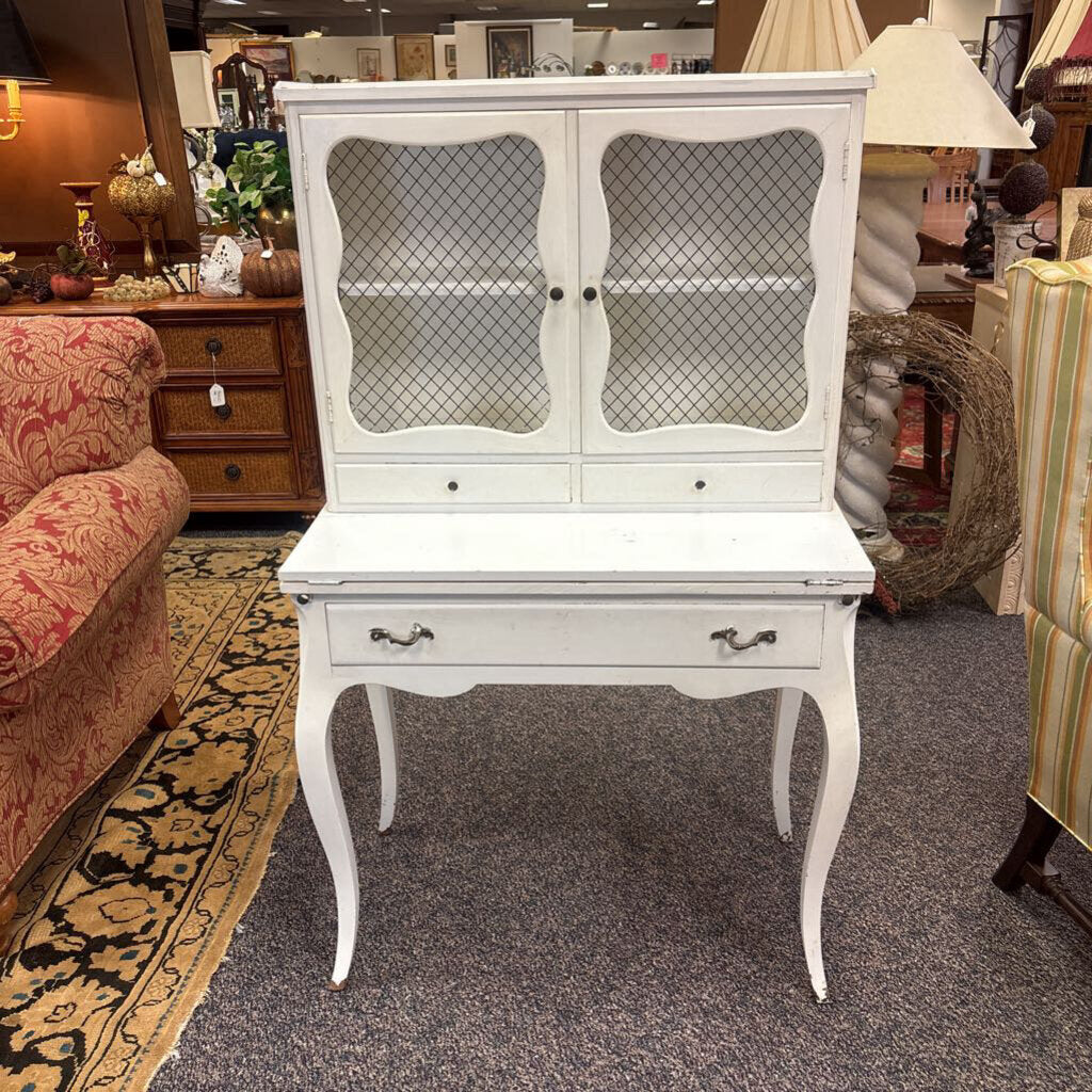 White Secretary (53x32x17)