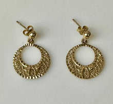 Load image into Gallery viewer, Vintage Sterling Gold Vermeil Filigree Circle Drop Earrings (1&quot;)
