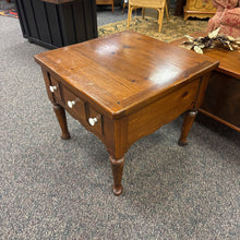 Load image into Gallery viewer, Pine End Table (22x26x26)
