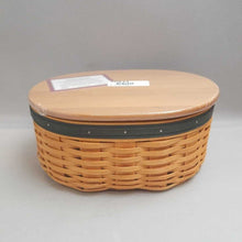 Load image into Gallery viewer, Longaberger Harmony Basket #1 w/ Lid, Insert (~5x10.5x9)
