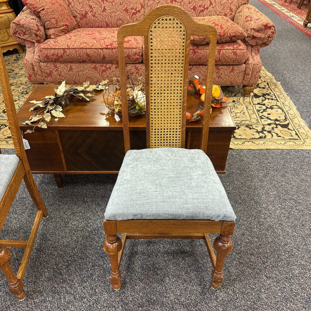 Oak Dining Chair (41x18x17)