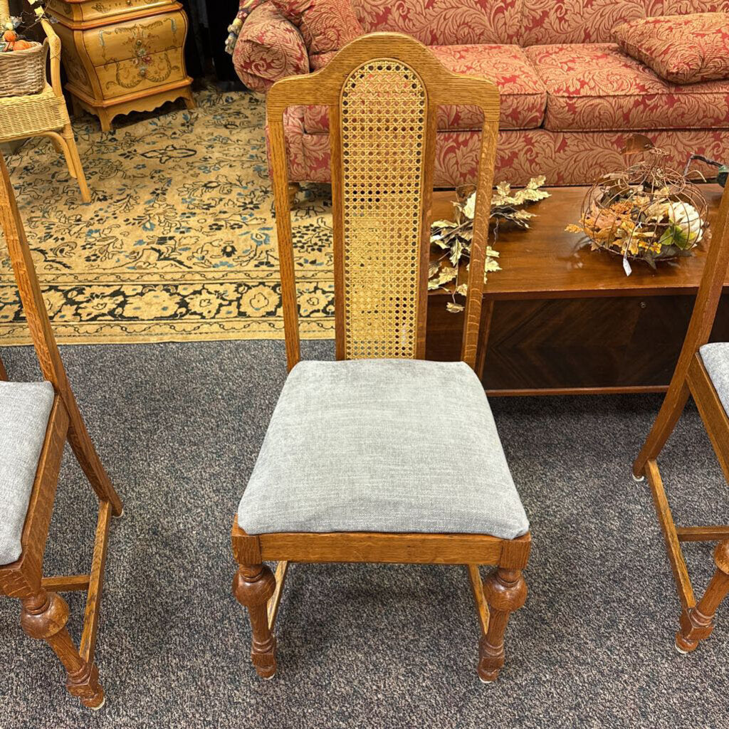Oak Dining Chair (41x18x17)