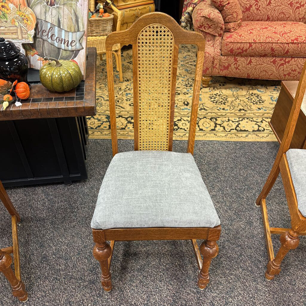 Oak Dining Chair (41x18x17)