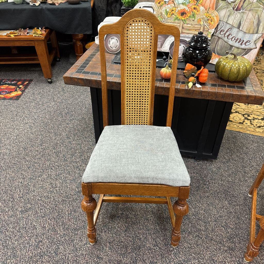Oak Dining Chair (41x18x17)
