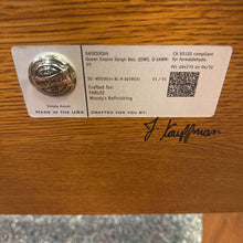 Load image into Gallery viewer, Simply Amish Oak Queen Sleigh Bed (46x64x88)
